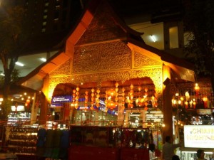 チェンマイ　ナイトバザール