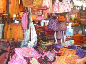 チェンマイ　ナイトバザール