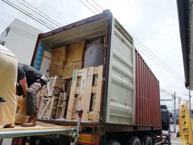 バリからコンテナ入荷 バリからコンテナ入荷