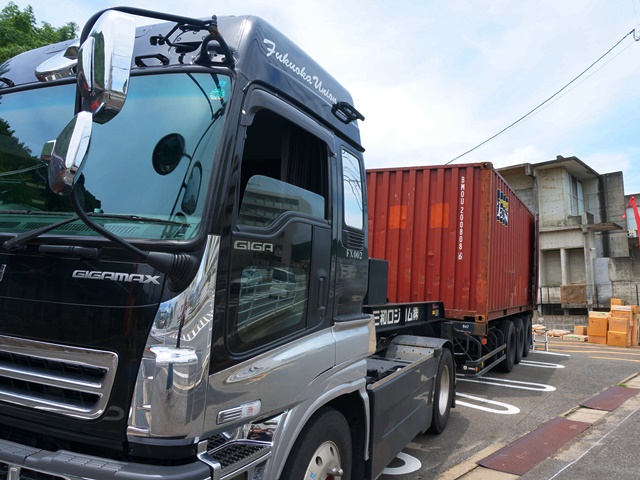 バリからコンテナ入荷 バリからコンテナ入荷