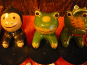 カエル　木彫り　オブジェ