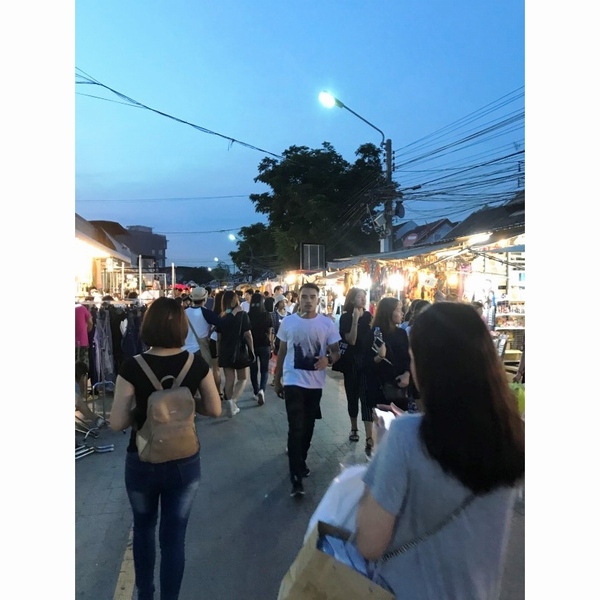 チャトチャックウィークエンドマーケット