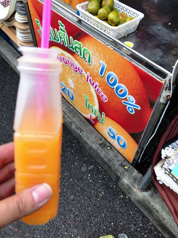 チャトチャックウィークエンドマーケット フレッシュジュース チャトチャックウィークエンドマーケット