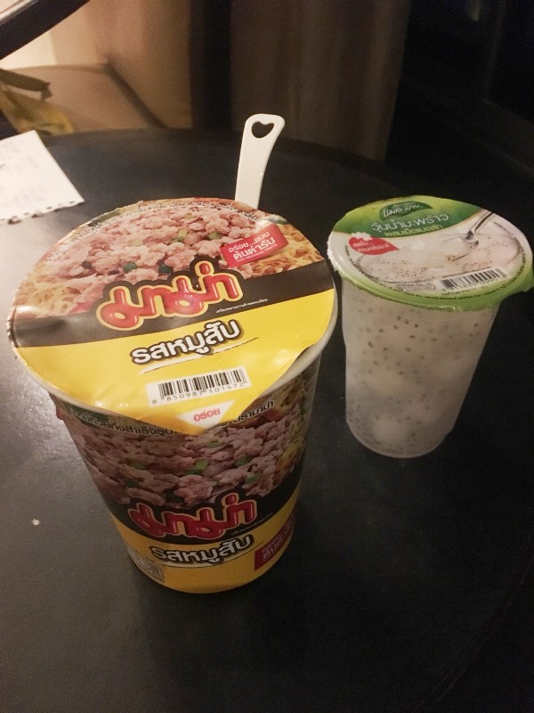 タイ カップ麺 タイ カップ麺