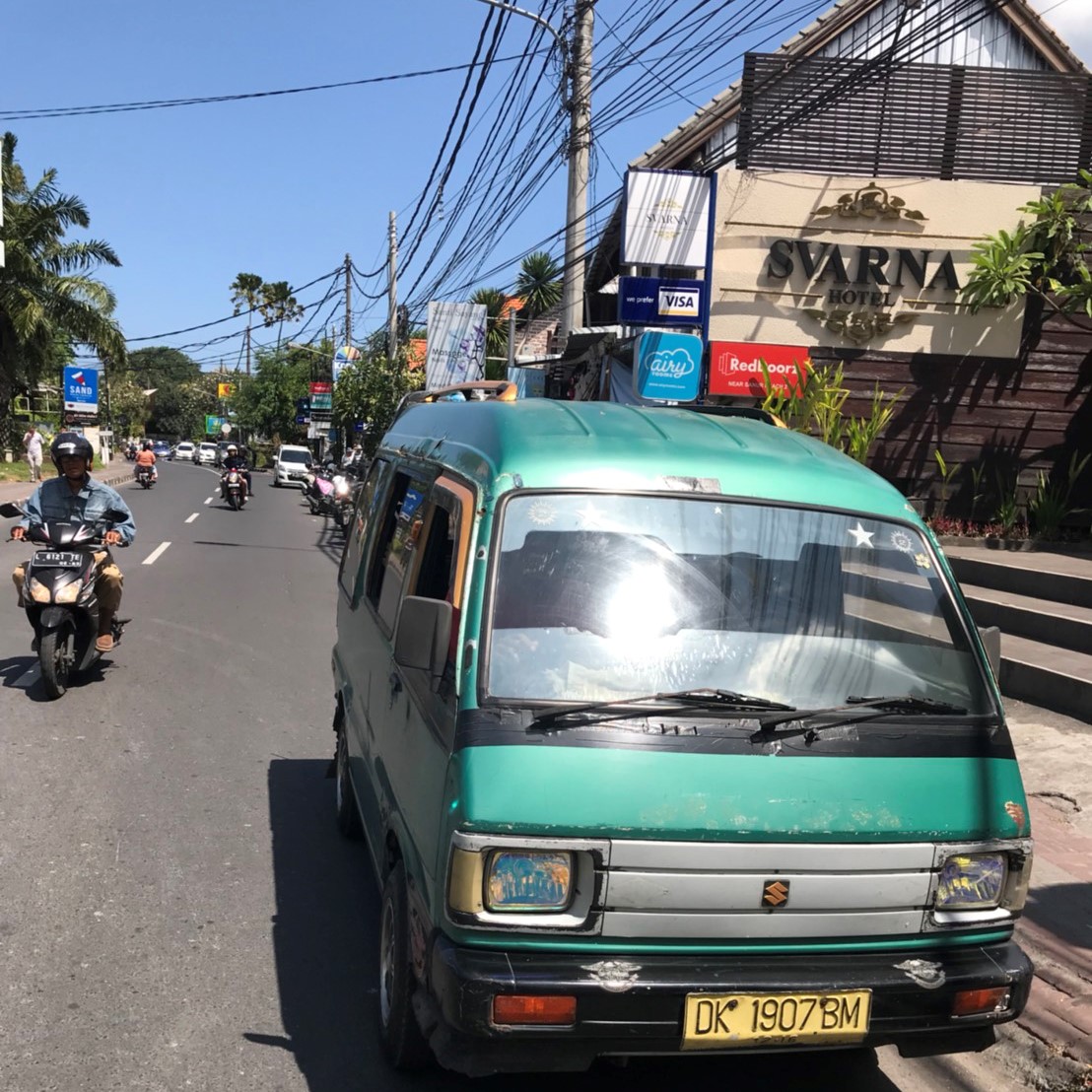 ベモ・乗り合いバス