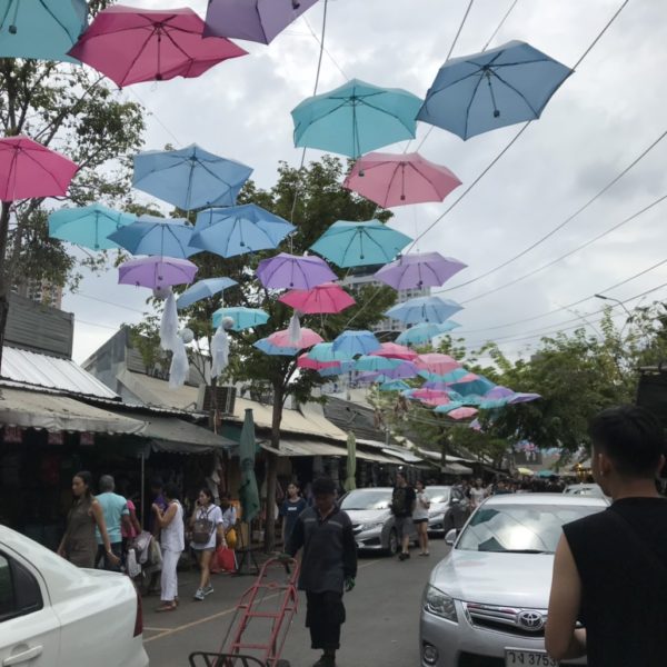 チャトチャックウィークエンドマーケット