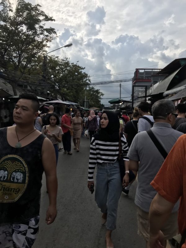 チャトチャックウィークエンドマーケット