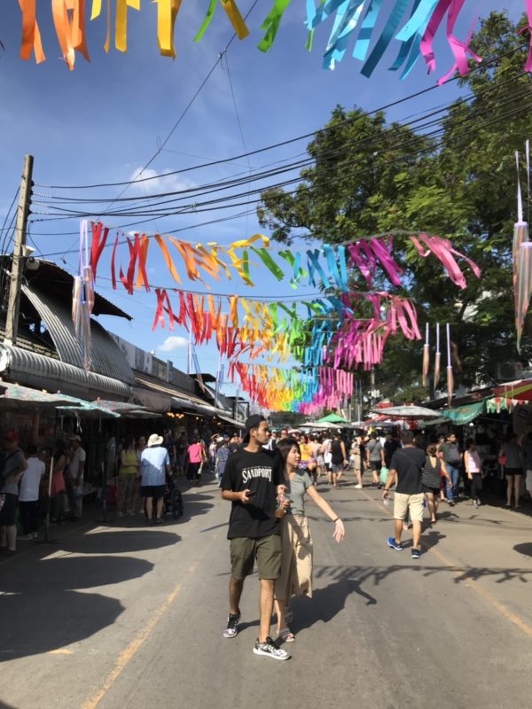 チャトチャックウィークエンドマーケット