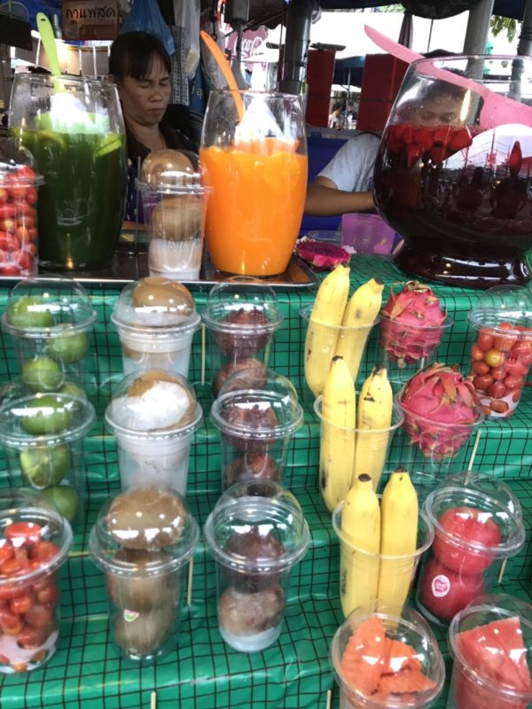 バンコク　屋台　フルーツ