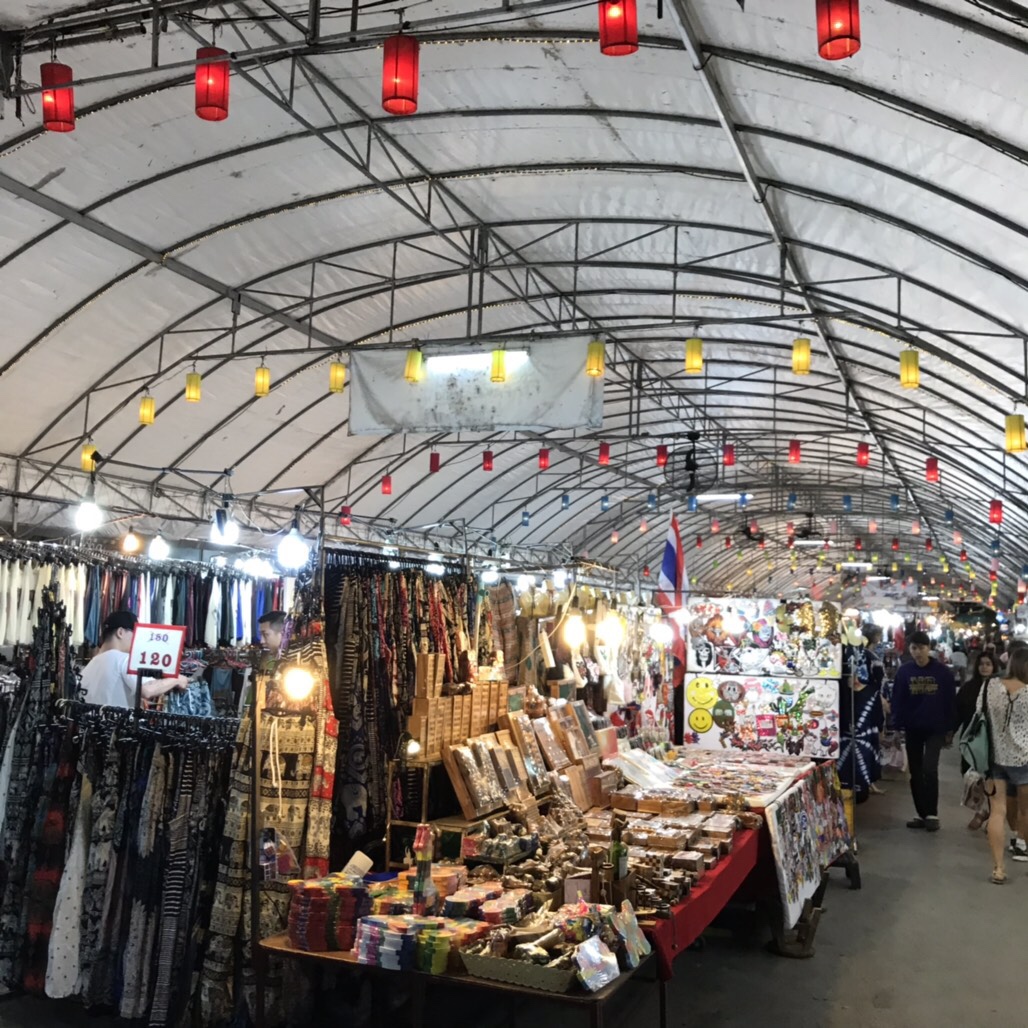 チェンマイ ナイトバザール