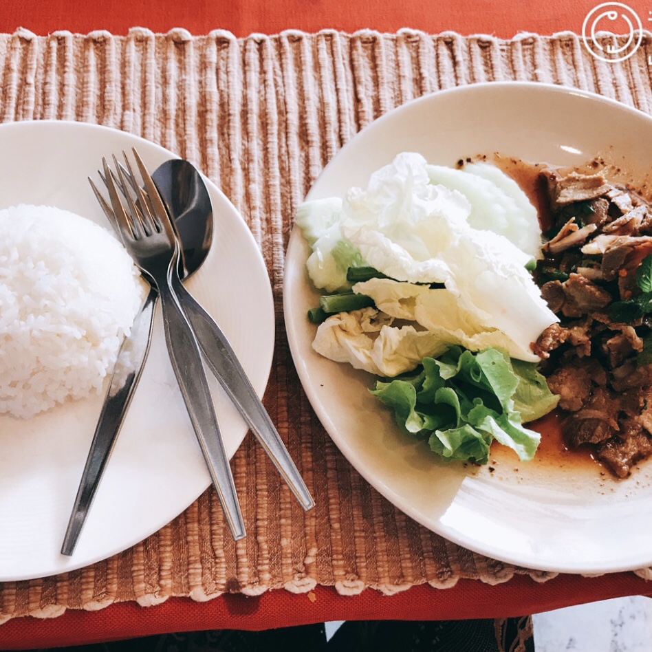 豚肉のスパイシー炒め