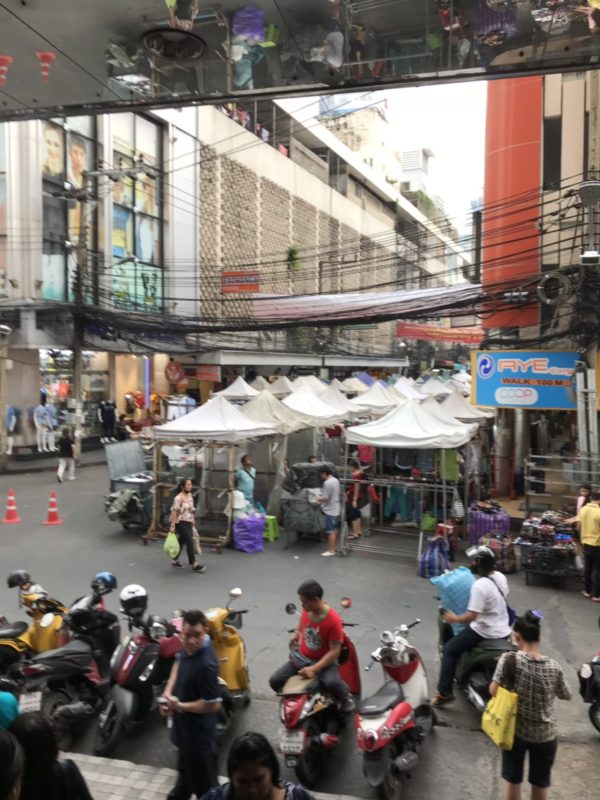 バイヨーク ナイトマーケット