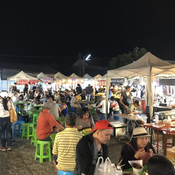 サタデーマーケット 