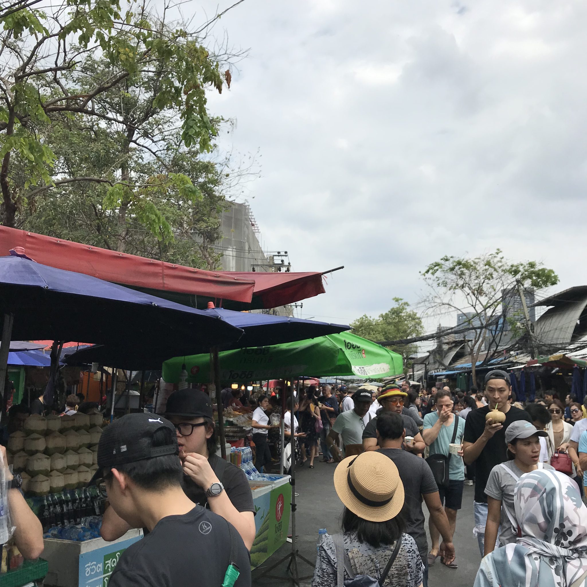 チャトチャックウィークエンドマーケット