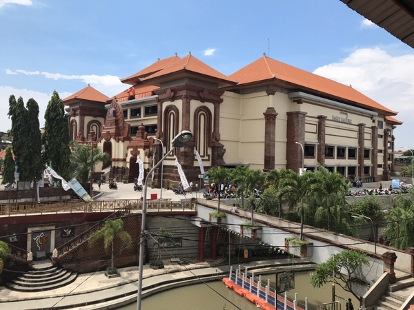 クンバサリ市場 デンパサール