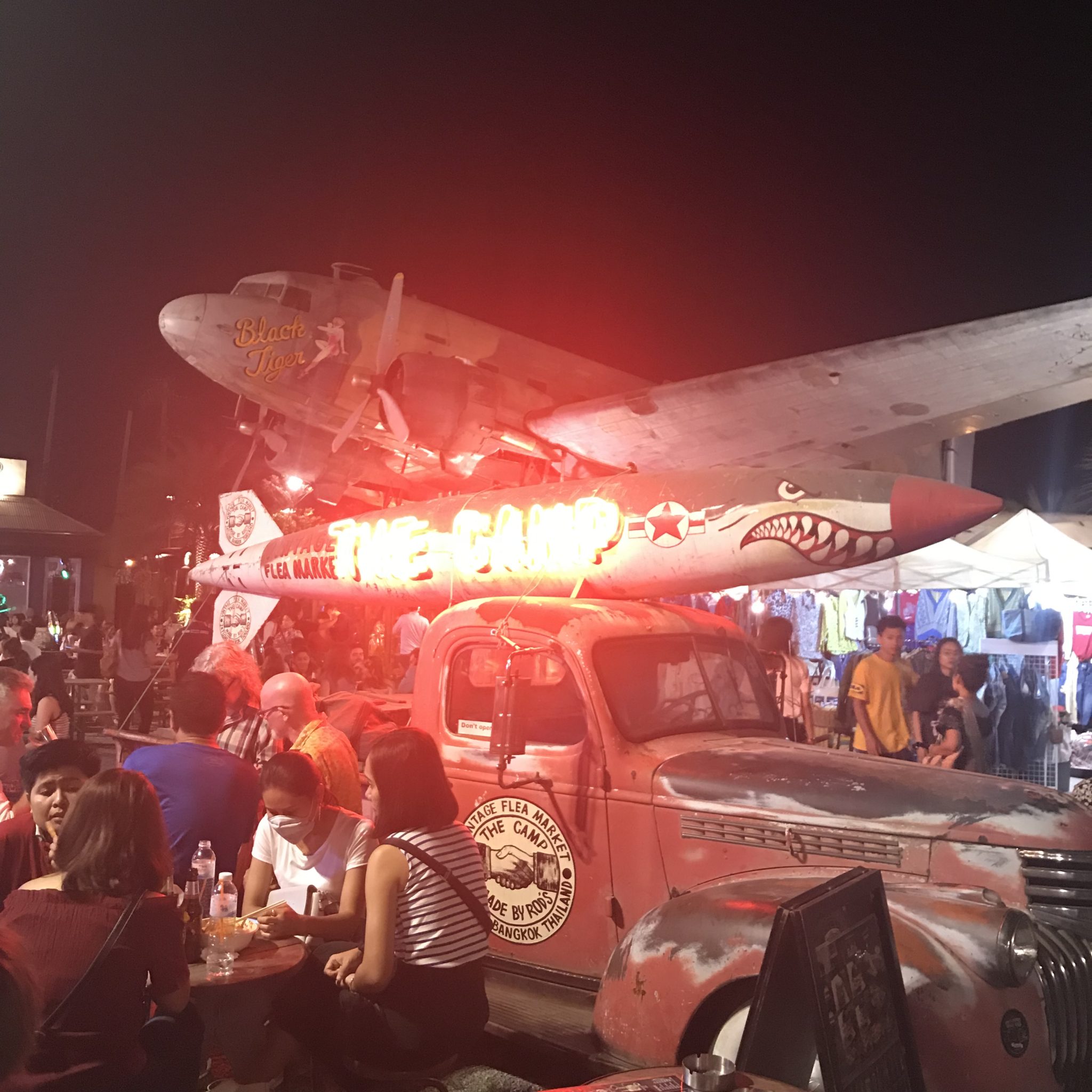 ナイトマーケット