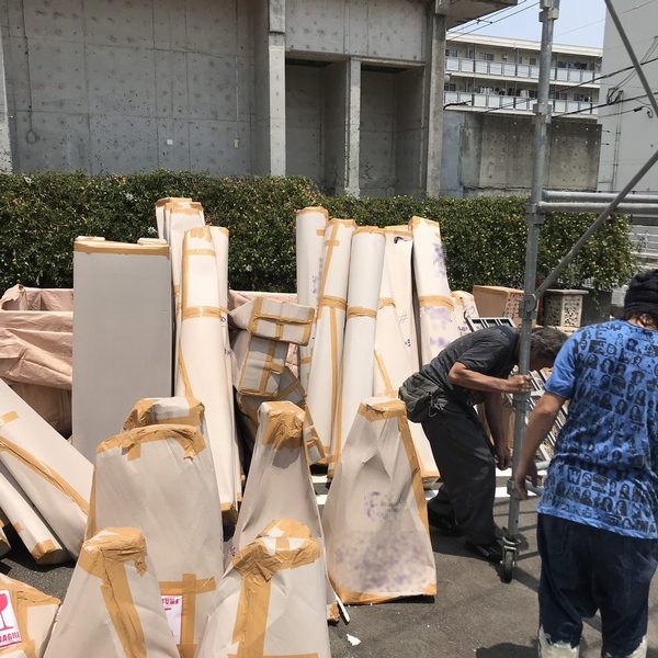 コンテナ到着／バリ島仕入れ