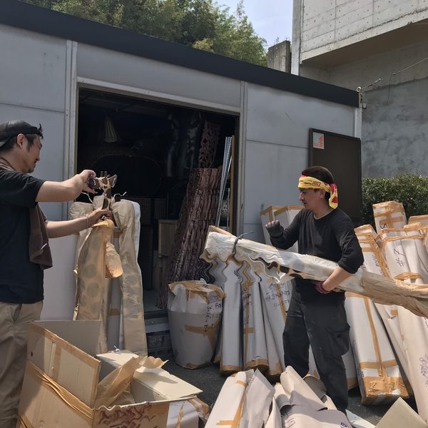 コンテナ到着／バリ島仕入れ