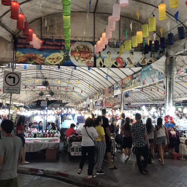 ナイトマーケット