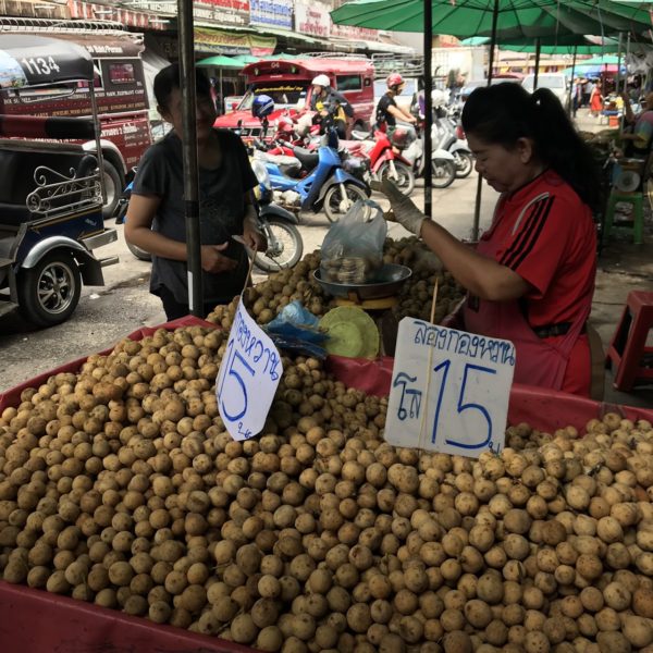 ワロロット市場