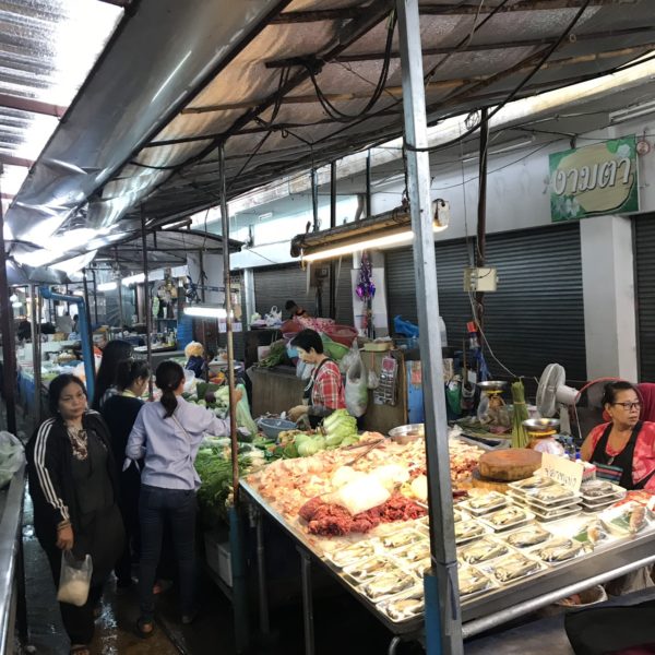 ワロロット市場