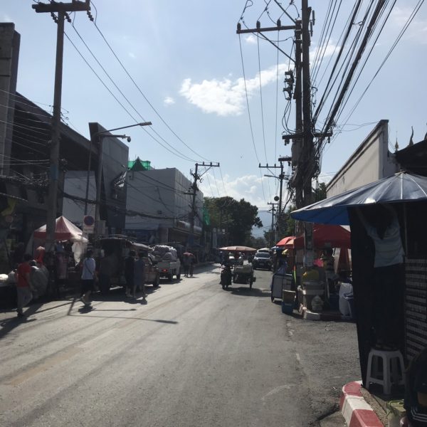 ラチャダムヌン通り／