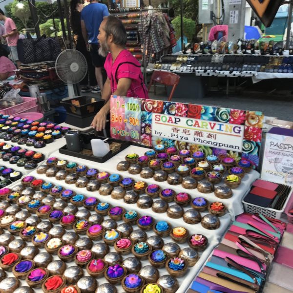 チェンマイ　 サンデーマーケット