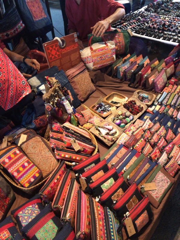 チェンマイ　サンデーマーケット