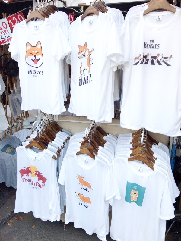 ワンニャンTシャツ／チャトチャック・ウィークエンド・マーケット