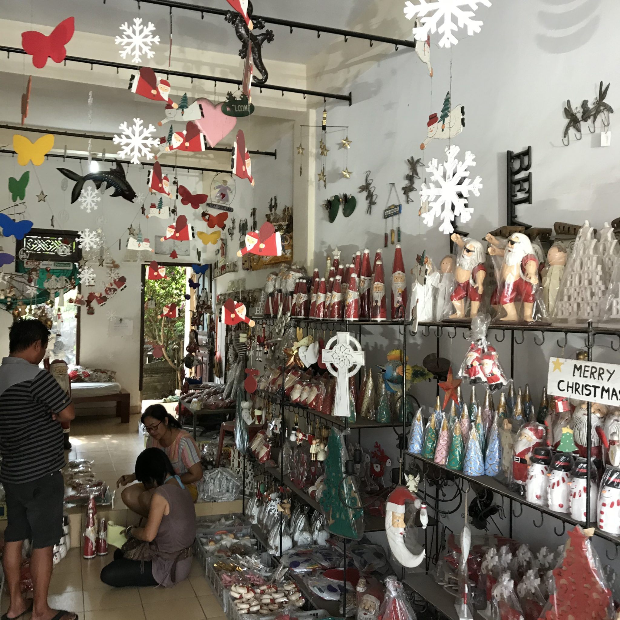 テガララン・クリスマスグッズ