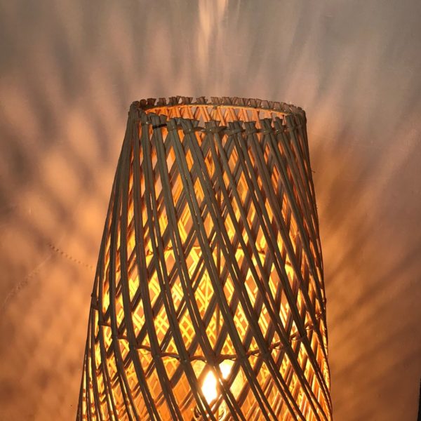 ラタンフロアライト