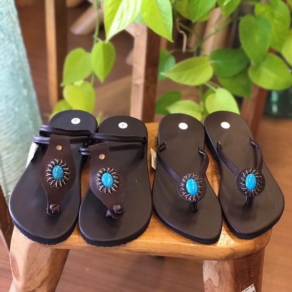 コンチョ革サンダル