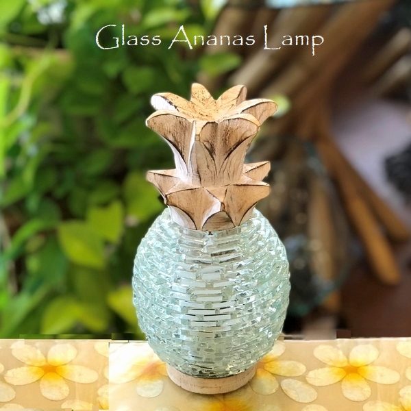 パイナップル ランプ　ガラスのランプ　アナナス　テーブルライト