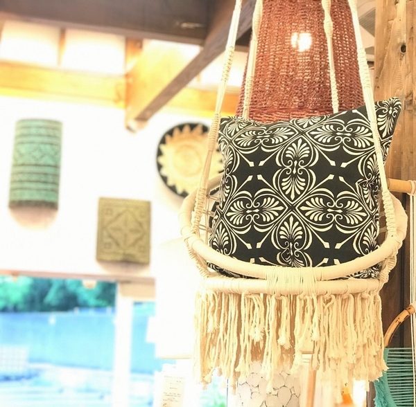 定休日　マクラメ