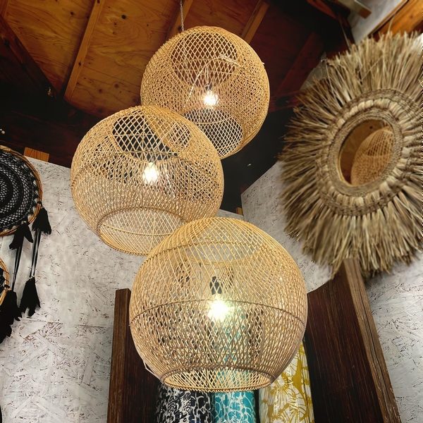 ラタンの3段ペンダントライト