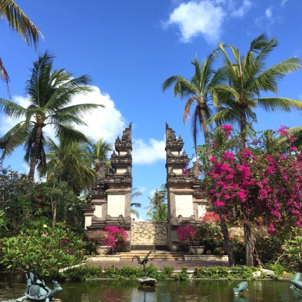 バリ島 バリ門 コンテナ入荷