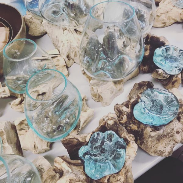 ガラスのフラワーベース