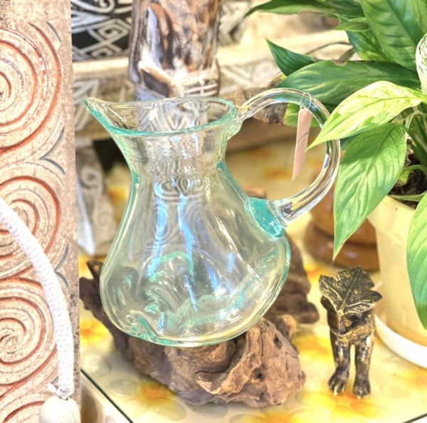 ガラスのフラワーベース