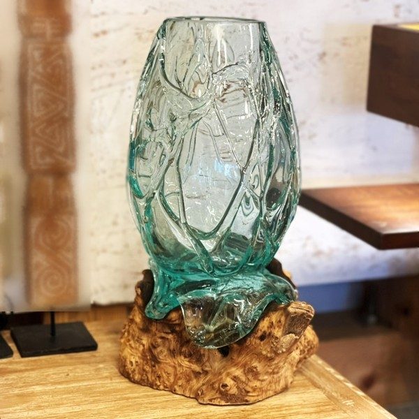 ガラスのフラワーベース