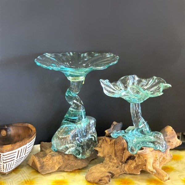 ガラスのフラワーベース