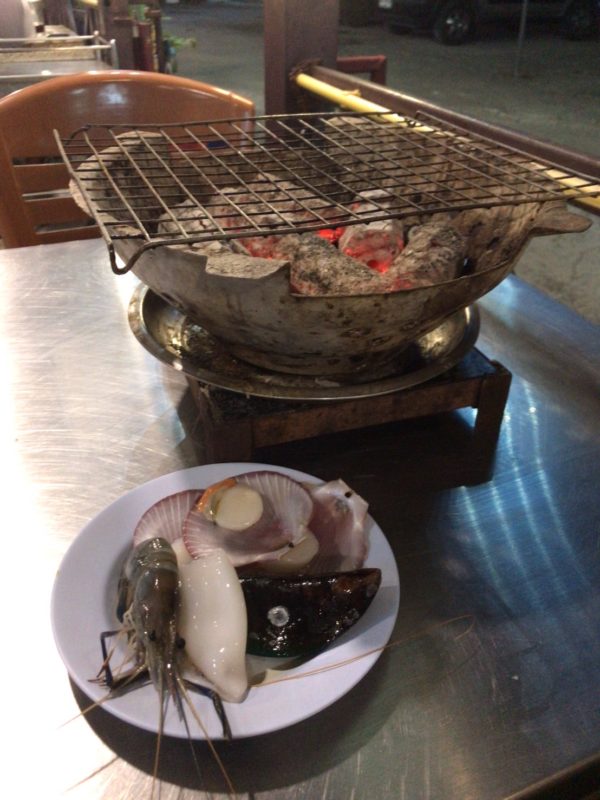 ムーガタ　バンコクグルメ　シーフードバーベキュー