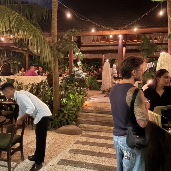 Shelter Restaurantシェルターレストラン