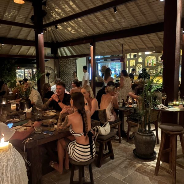 Shelter Restaurantシェルターレストラン