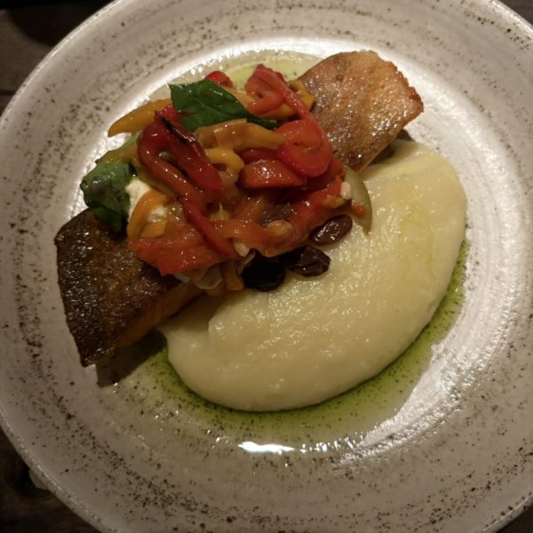 Shelter Restaurantシェルターレストラン　ペレレナン