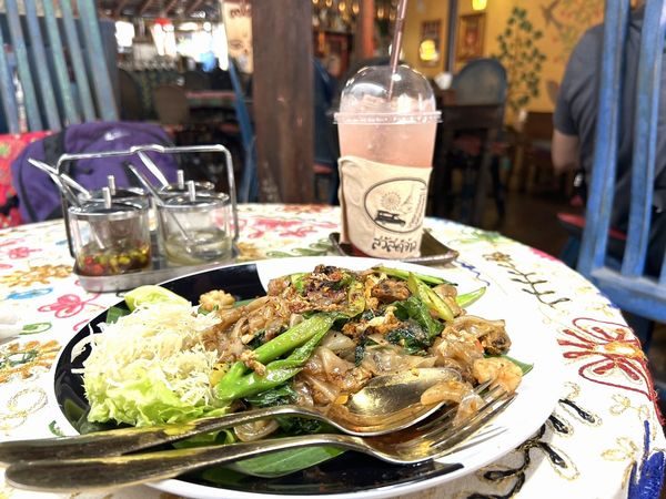 ワロロット市場 ワロロット シーフードパッタイ_