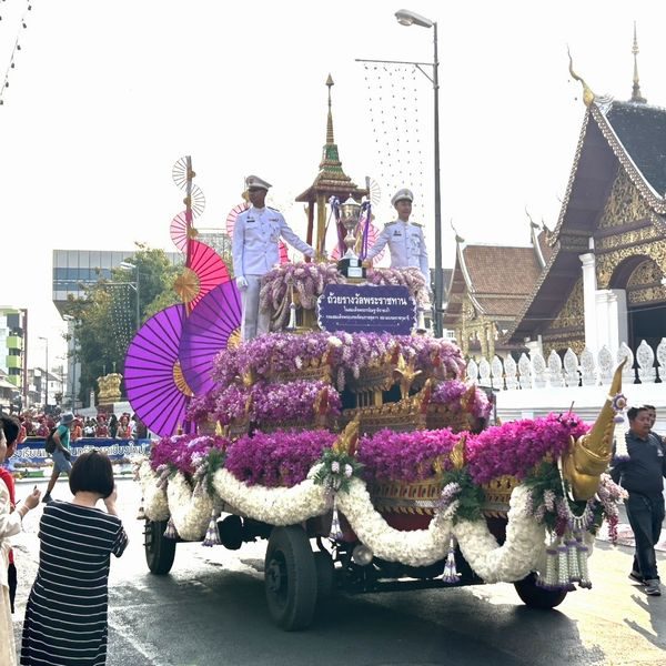 チェンマイフラワーフェスティバル　パレード