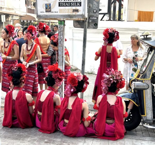 チェンマイフラワーフェスティバル　パレード_