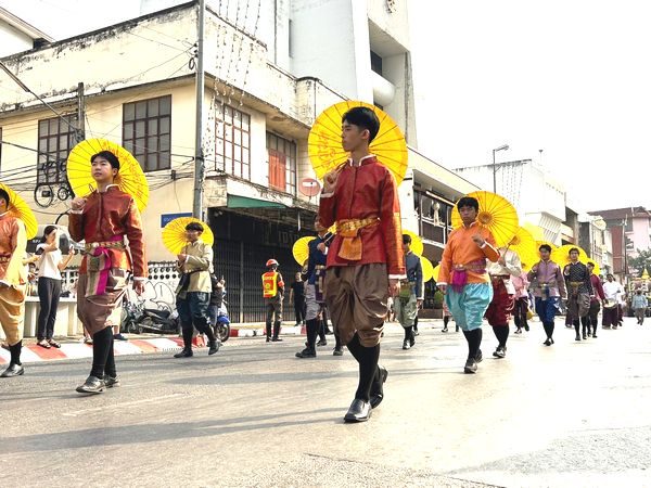 チェンマイフラワーフェスティバル　パレード