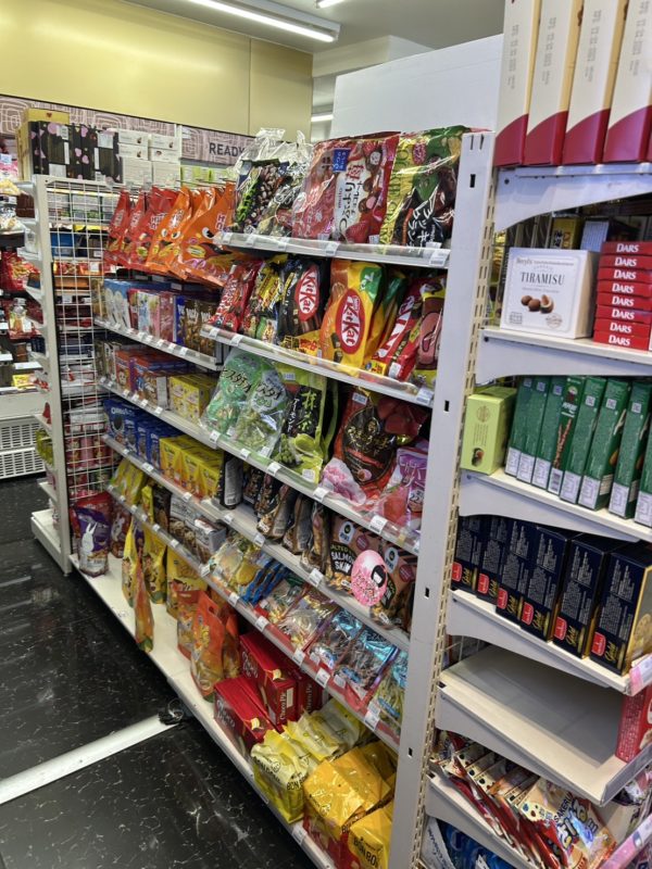 バンコク、スワナプーム空港のトランジット。