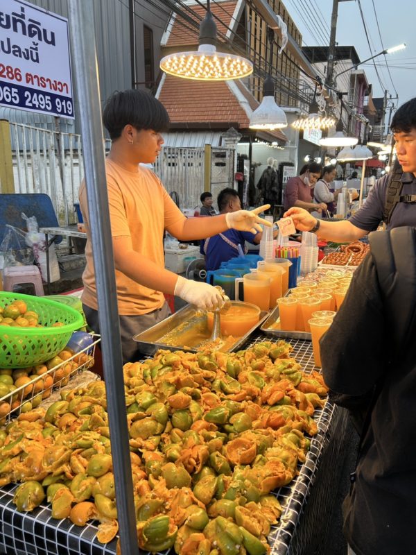 チェンマイ サタデーナイトマーケット